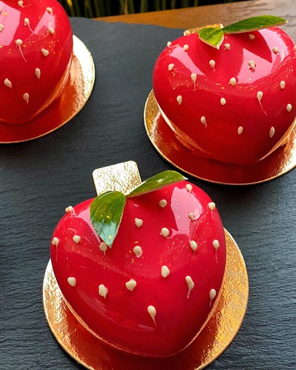 Десерт ручной работы Strawberry Fresh